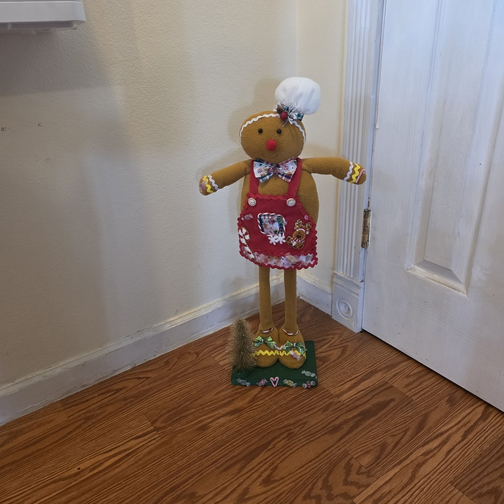Artisan Gingerbread Holiday Decor with Red and Brown Accents